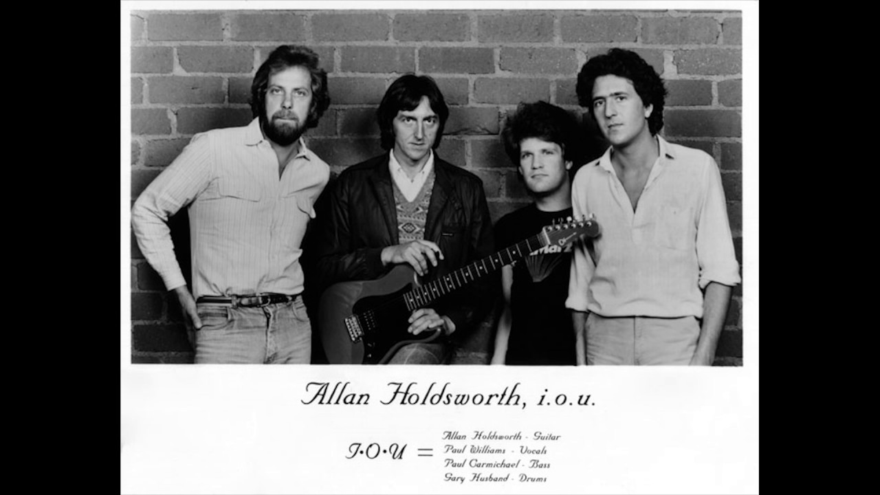 3 앨범 내지에 수록된 멤버들 모습 좌로부터)  폴 윌리암스,  앨런 홀즈워스, 게리 허즈번드, 폴 카마이클.jpg