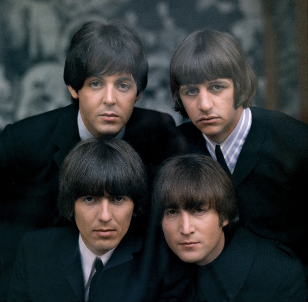 초기 비틀즈 멤버들 모습 1965년도.jpg