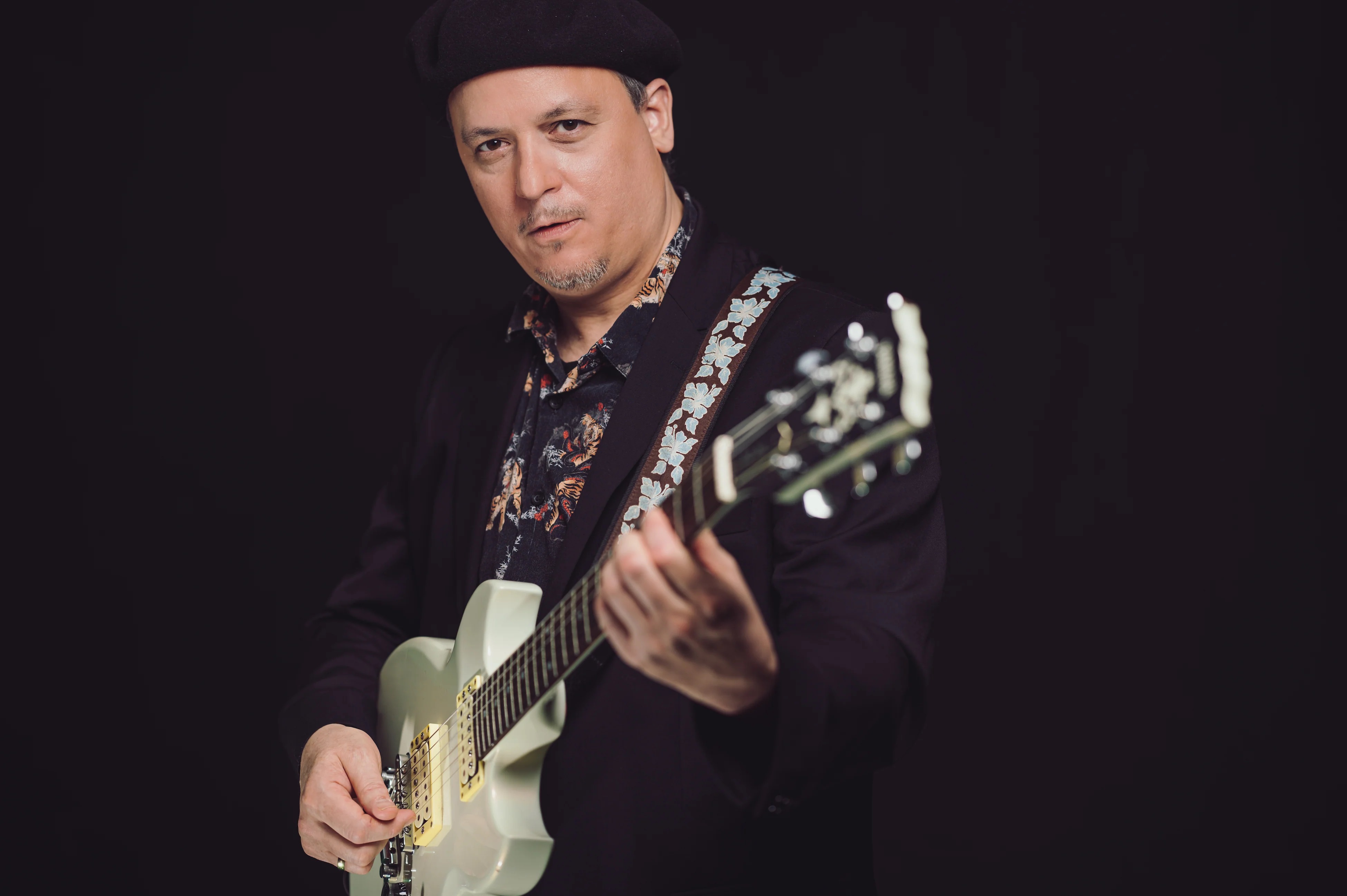 018_Kurt_Rosenwinkel_by_Marco_Preikschat.jpg