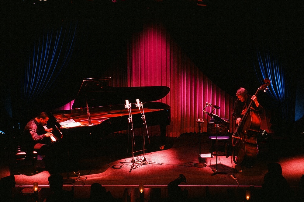 CharlieHaden-GonzaloRubalcaba_YasuhisaYoneda_BlueNoteTokyo_2005.jpg