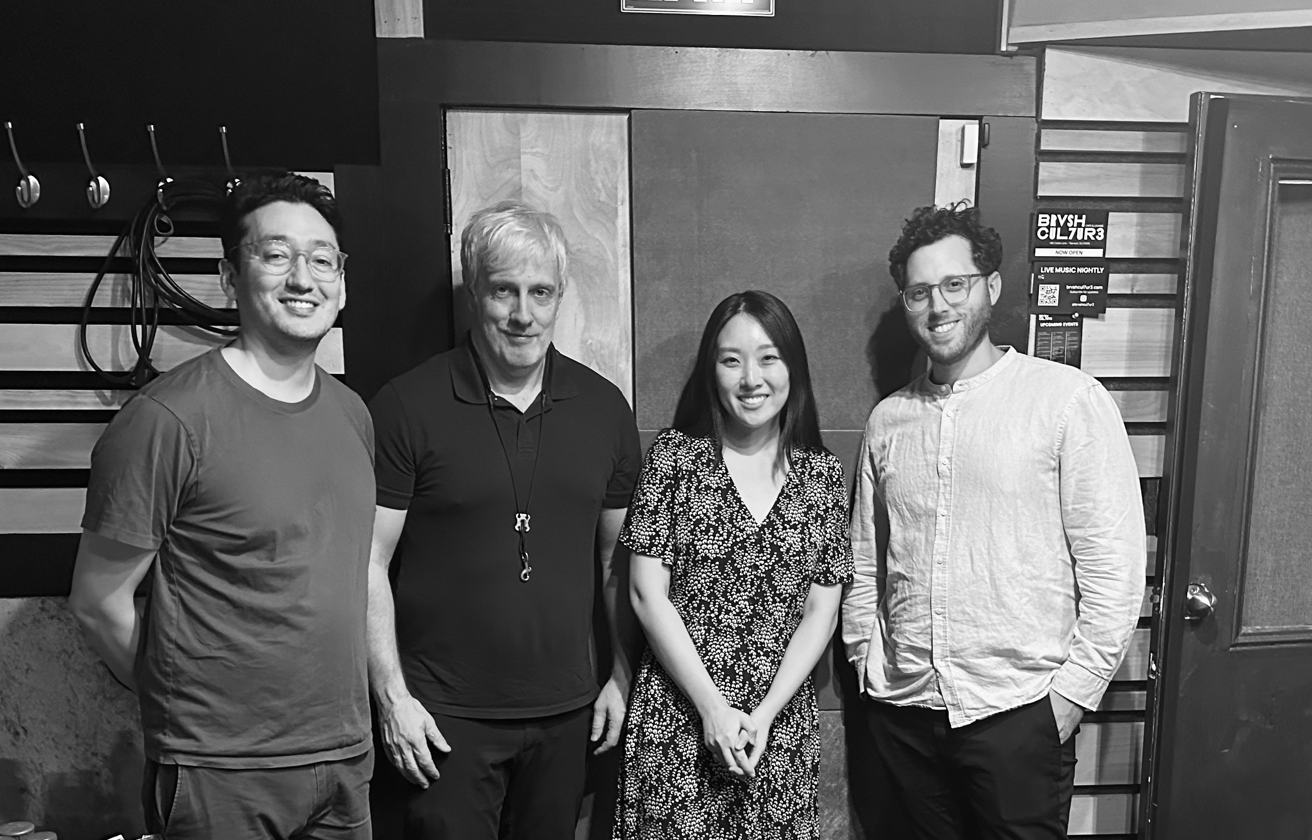 4이번 앨범에 참여한 멤버들, 좌측부터 데이빗 왕, 그랜트 스튜어트, 마리아 킴, 애런 시버.jpeg
