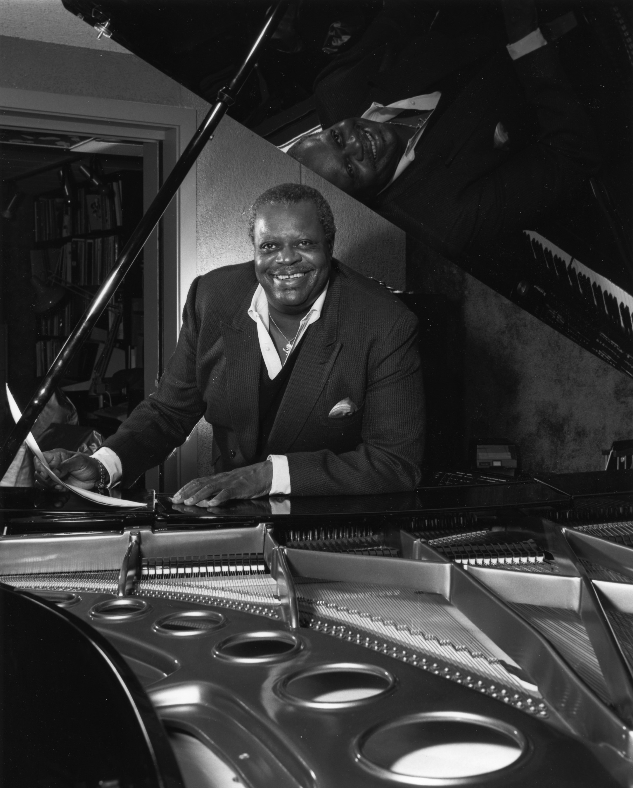 MAC1199 Oscar Peterson by Al Gilbert CM FRPS 300dpi RGB PR2.jpg