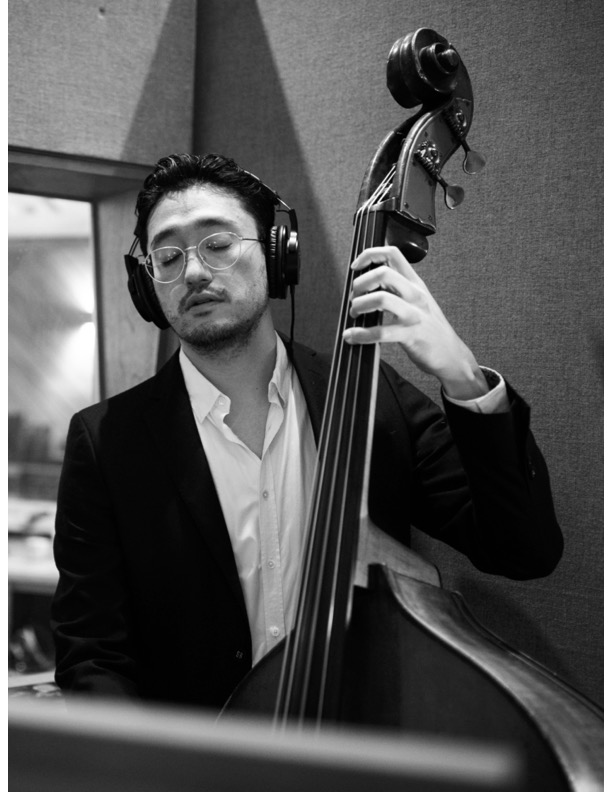 4 이번 트리오 내한에 참여하는 베이시스트 데이빗 왕.  이미 한국에 여러차례 방문한 친숙한 연주자이기도 하다..jpg